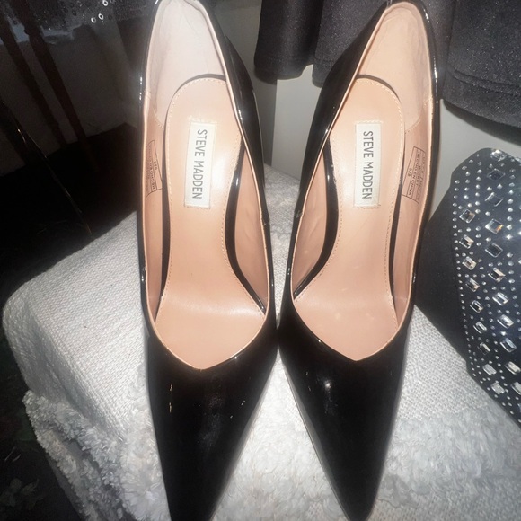 Steve Madden Black Sleek High Heels.
PayPal payments not accepted. - Picture 11 of 16